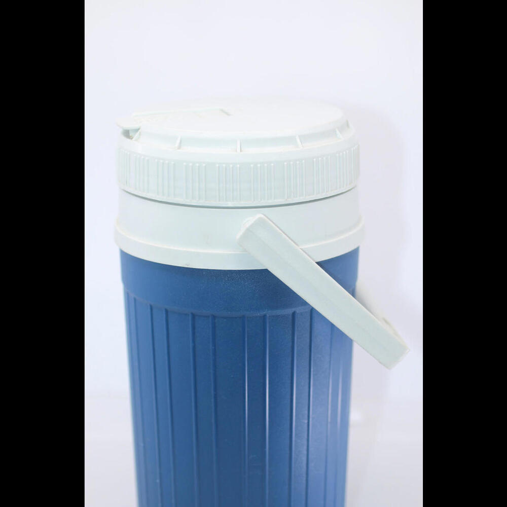 Explorer By Igloo Vintage 80's - 1/2 Half Gallon Water Jug- blue Cooler